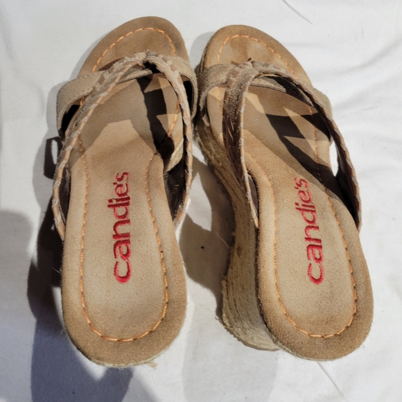 Candies Slip On Wedges. Size 5 - Picture 4 of 5
